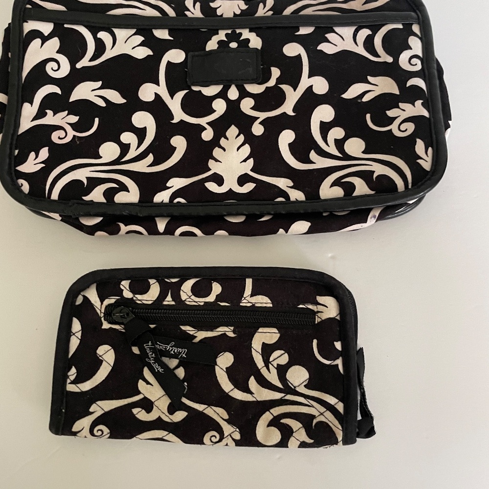 Thirty-One Bundle Makeup bag and zip wallet